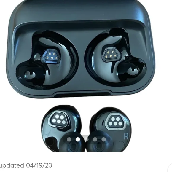 COPY - Echo buds 1st generation in like new condition